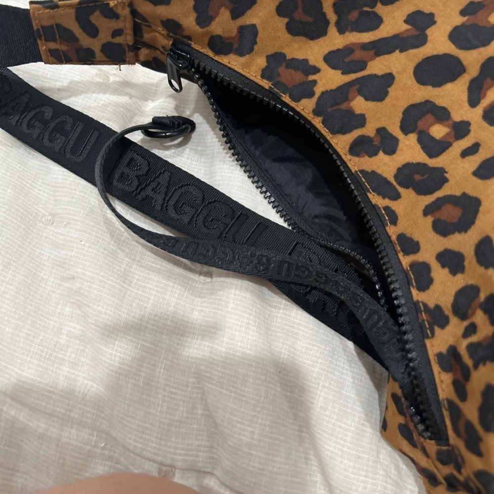 Small crescent bag Baggu - Picture 3 of 4